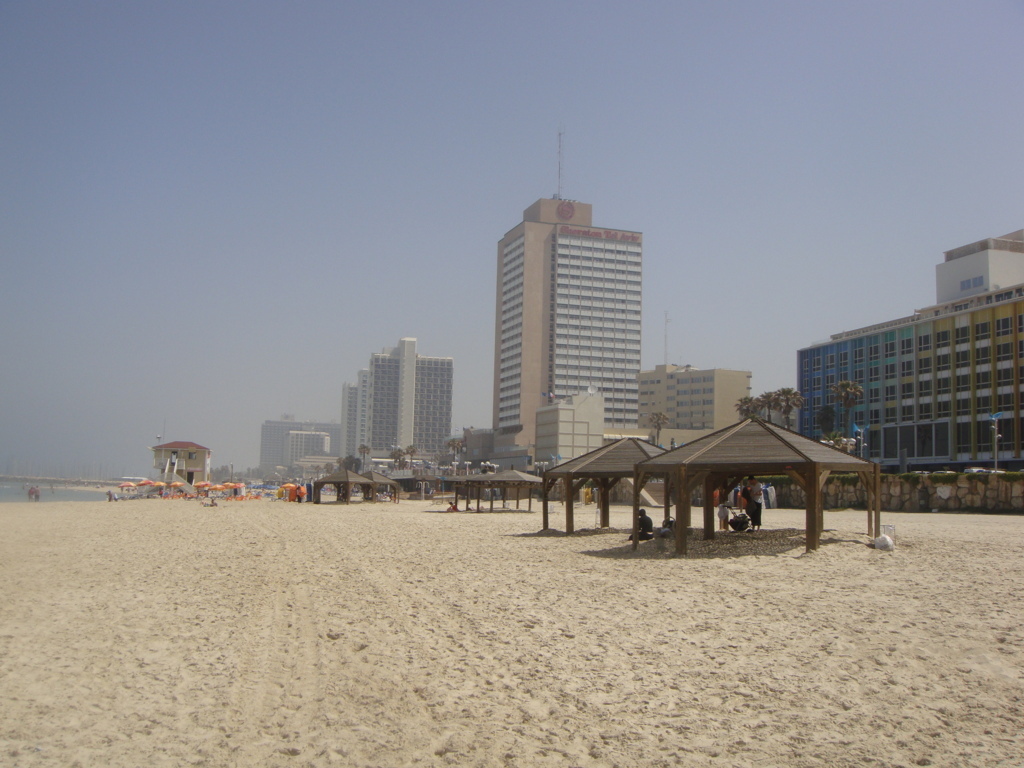 news 4 Tel aviv spiaggia